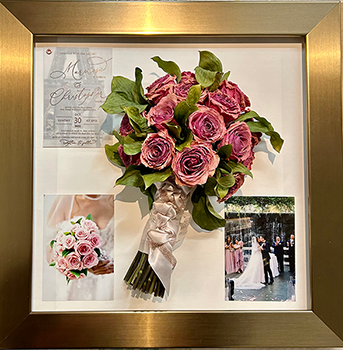 Frame gold with pink flowers and photo